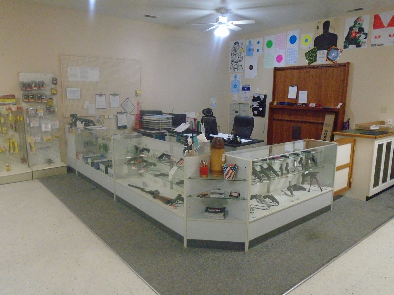 Siddens Indoor Shooting Range & Gun Sales: 10775 Buckhart Road, Rochester, IL 62563